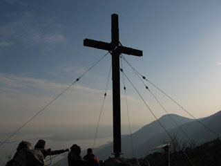In corso GAMASS sulla cresta del Castelllo di Gaino sopra Salò del Garda il 22 marzo 09 - FOTOGALLERY